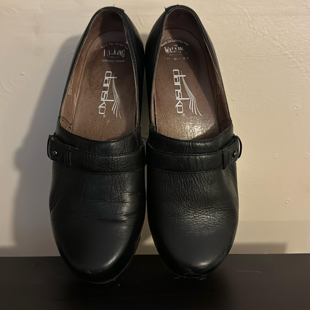 Black Dansko clogs, size 8